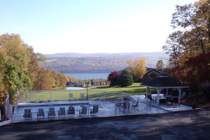 Long House Manor B & B