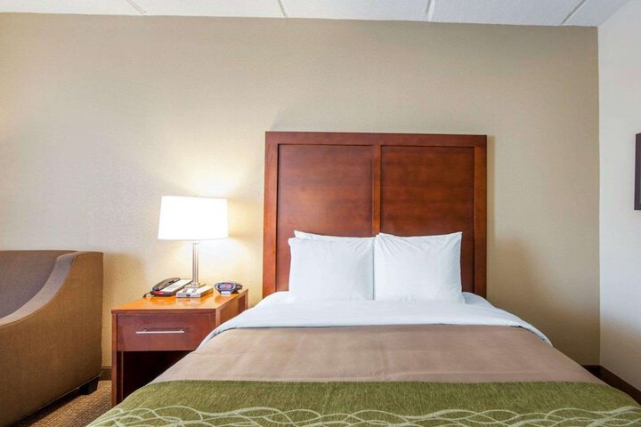 Room 18 of 28