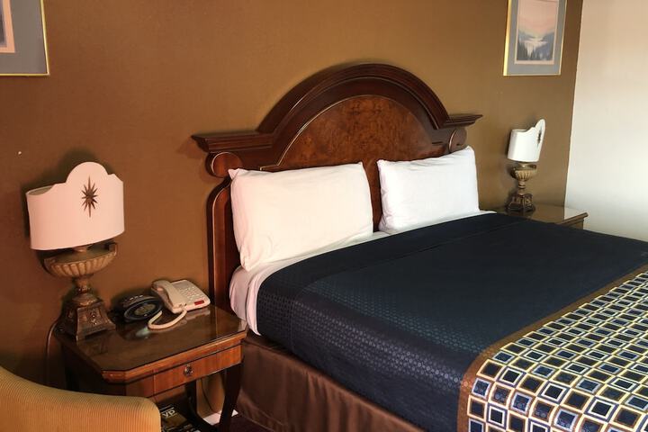 Room 26 of 29