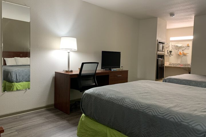 Room 30 of 46