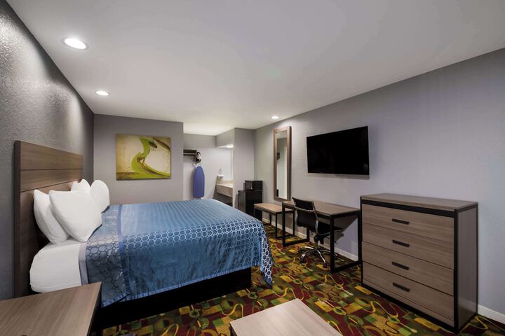 Room 27 of 31