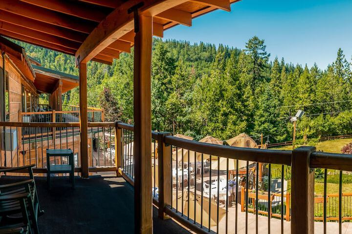 Callahans Mountain Lodge