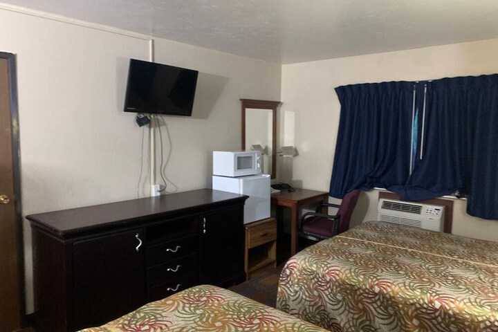 Room 7 of 10