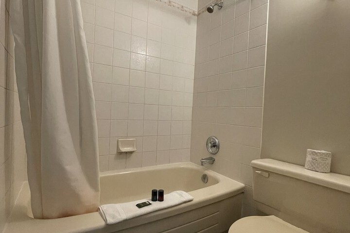 Room 12 of 23