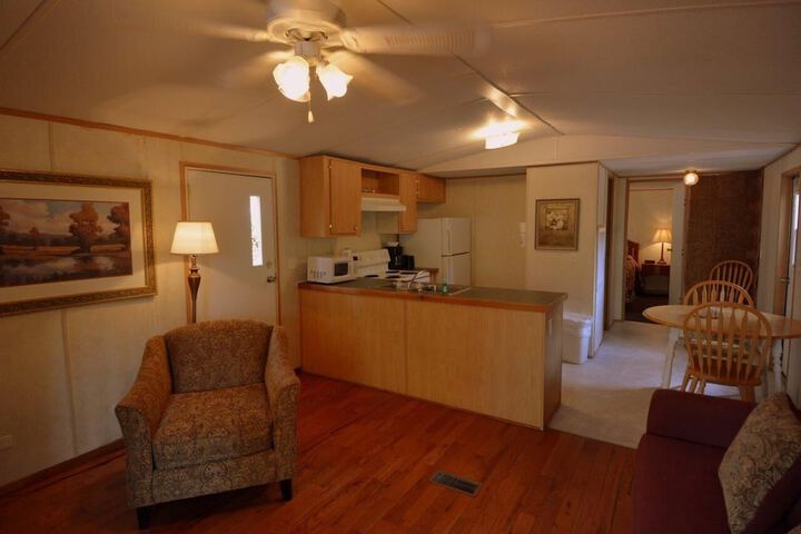 Room 10 of 18
