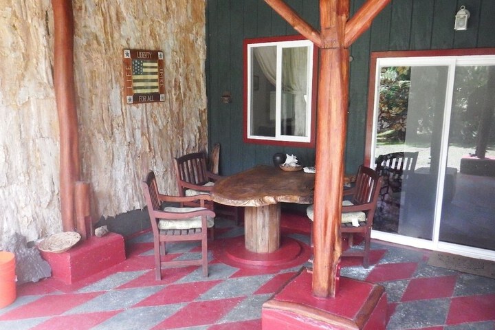 Aloha Crater Lodge