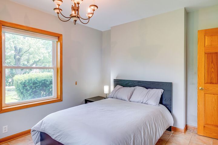 Pet-friendly New Berlin Retreat w / Patio & Yard!