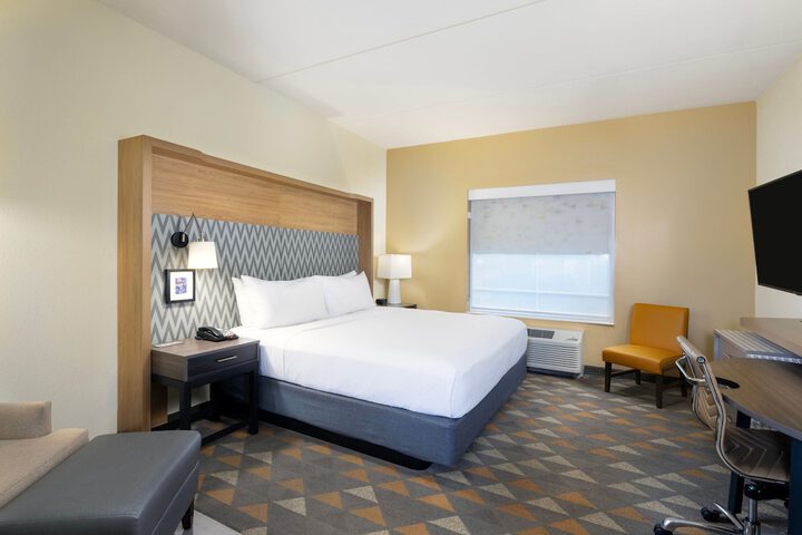 Room 44 of 64
