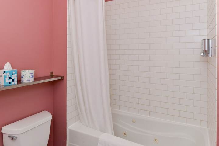 Montvale Hotel