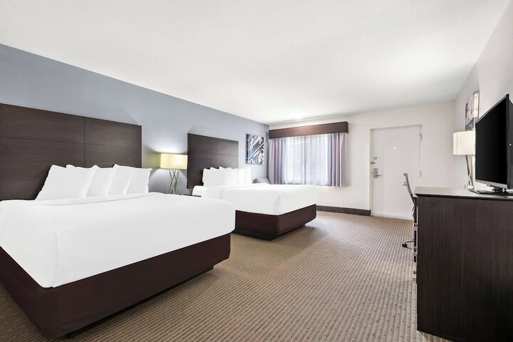 Room 42 of 71