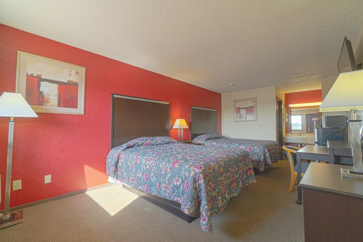Regency Inn & Suites by OYO Bay City TX