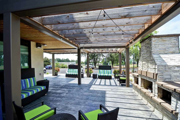 Terrace/Patio 38 of 40