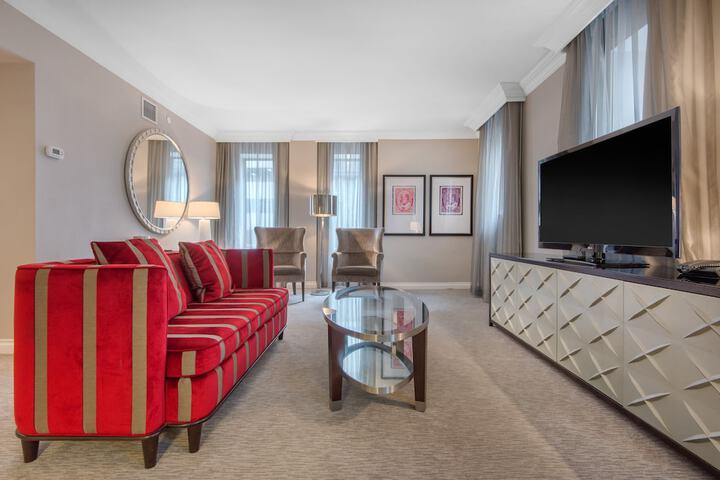 Room 43 of 111
