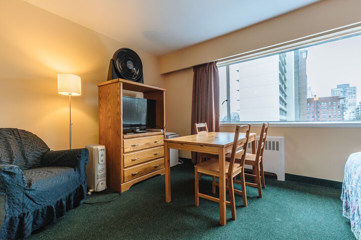 Room 48 of 77