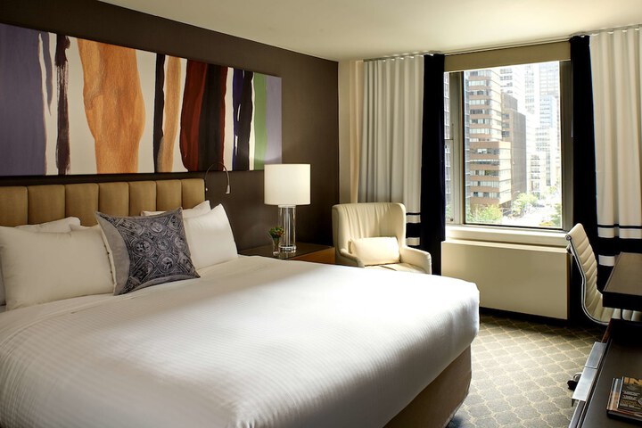 Room 28 of 61