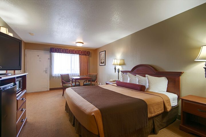 Room 15 of 27