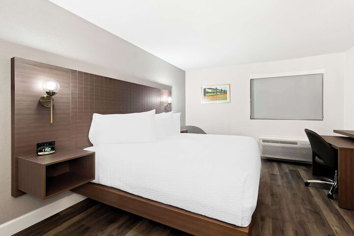 Room 21 of 36