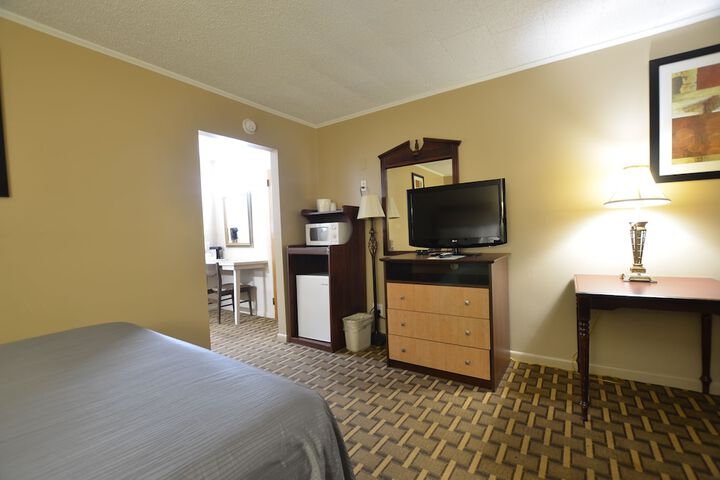 Room 27 of 52