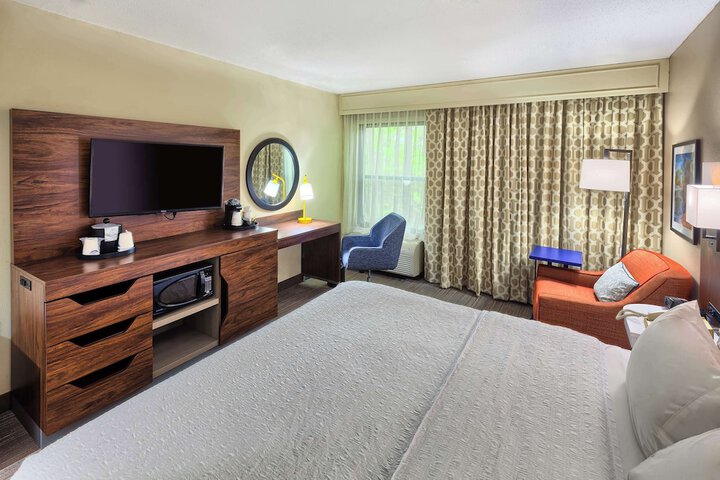 Room 10 of 38