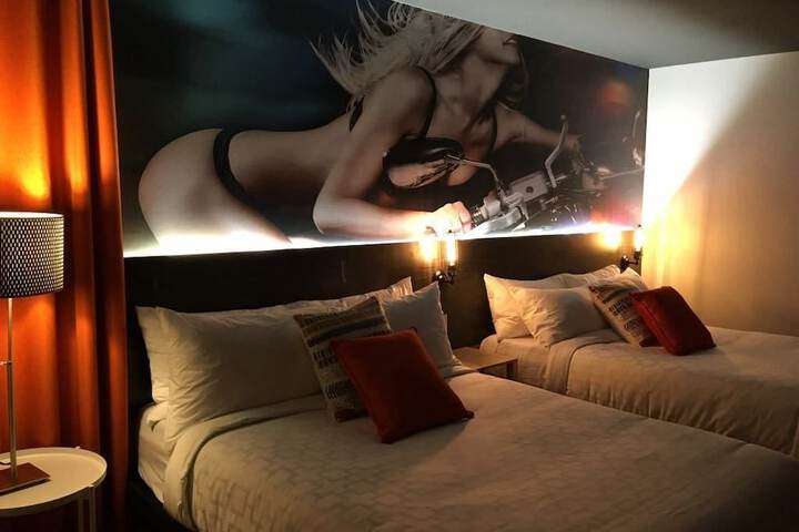 Room 9 of 50