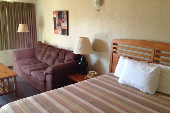 Room 9 of 15