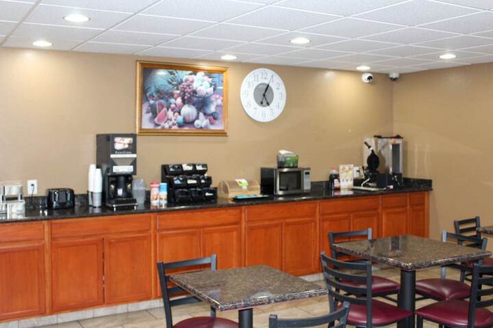 Breakfast/Coffee Service 74 of 78