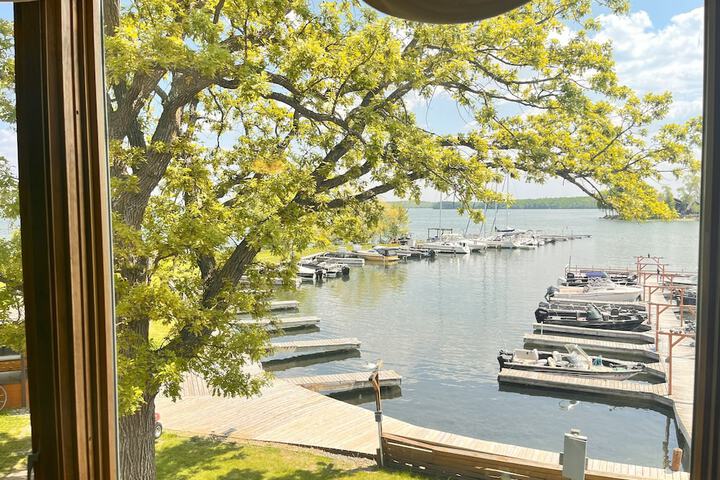 Horseshoe Bay Lodge