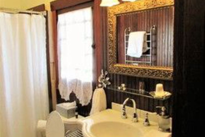 Herrold on Hill Bed and Breakfast