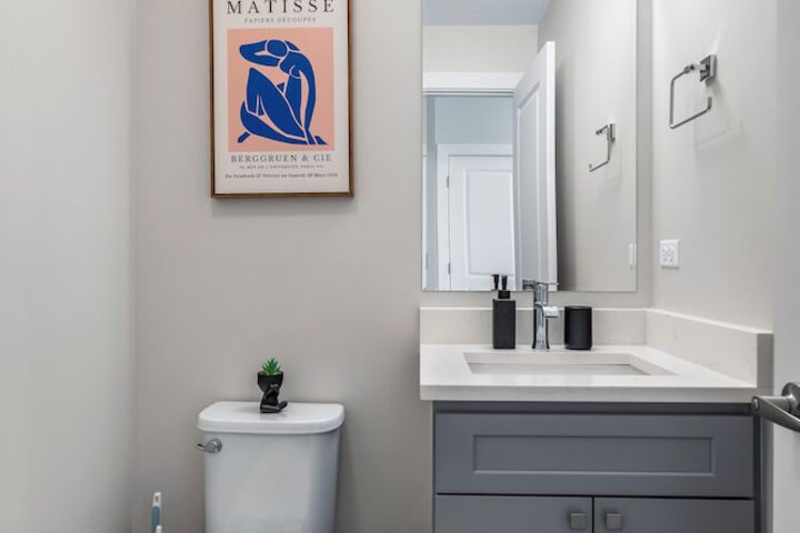 Spacious 4BR Warrenville Home- Rep 1