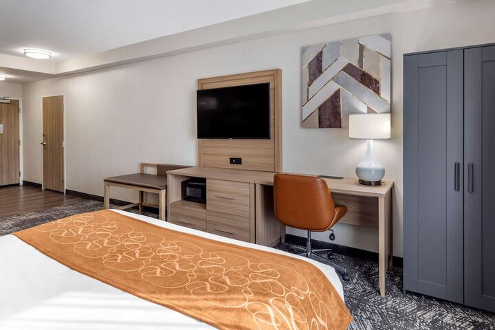 Room 26 of 33