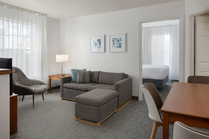 Room 10 of 18