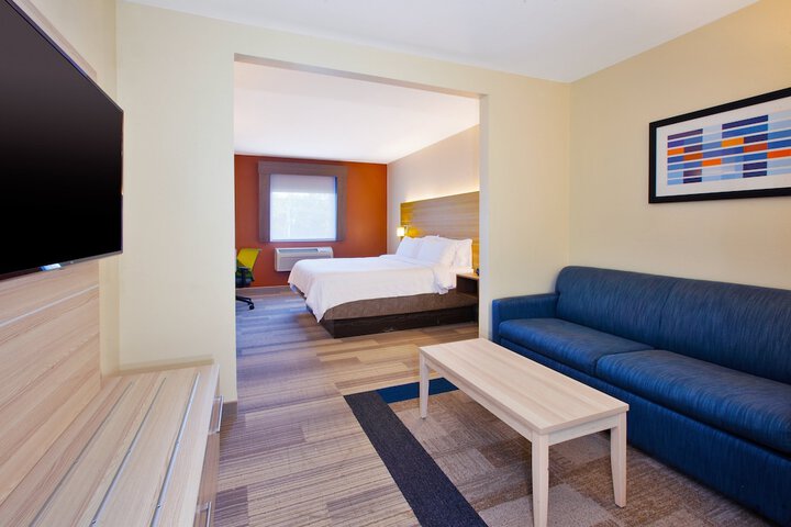 Holiday Inn Express & Suites Absecon-Atlantic City by IHG
