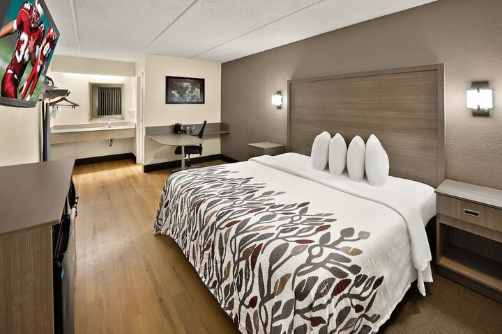 Room 7 of 27