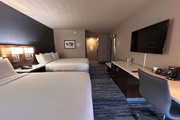 Skyline Hotel Detroit Airport SureStay Collection by BW