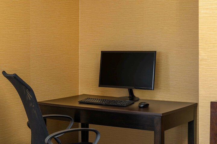 Business Center 16 of 16