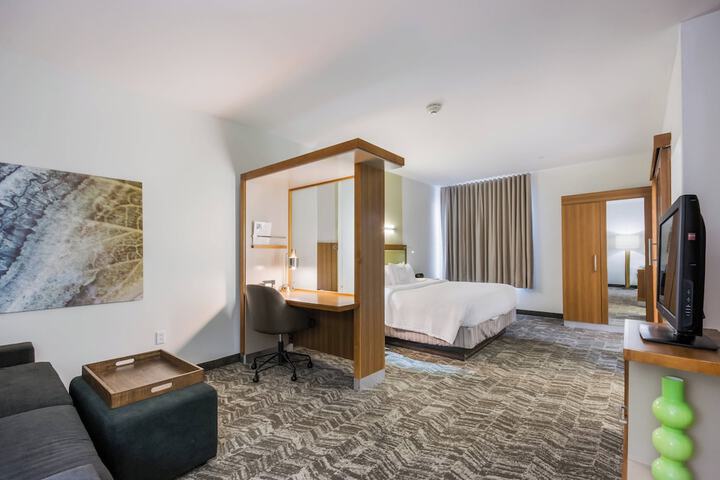 Room 33 of 44