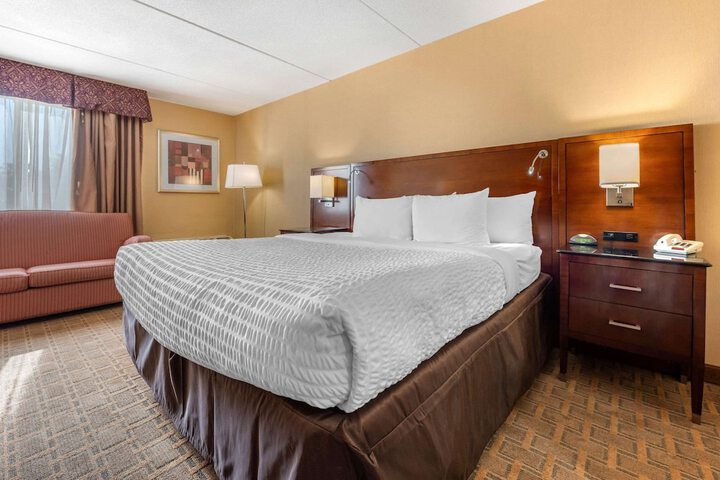 Room 32 of 45