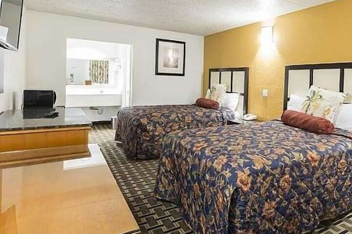 Room 18 of 33