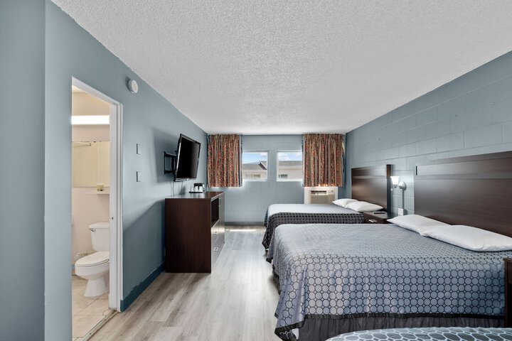 Room 33 of 38