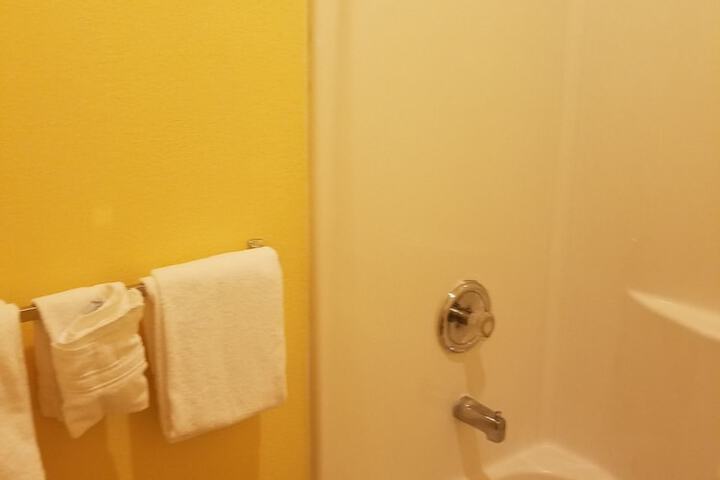 Room 13 of 40