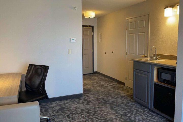 Country Inn & Suites by Radisson Galena, IL