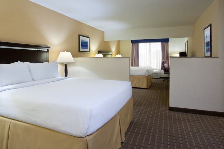 Holiday Inn Express & Suites Allentown West by IHG