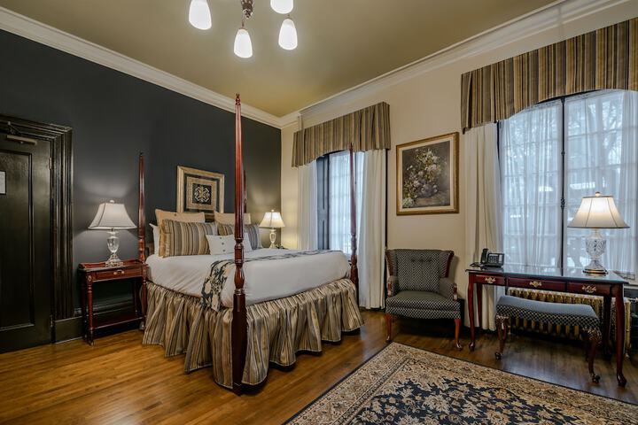 Room 30 of 47