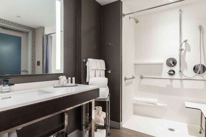 Room 15 of 51