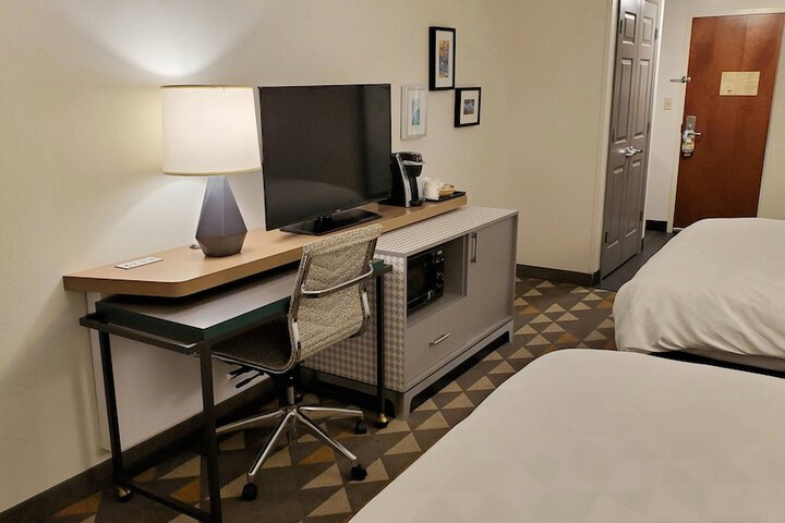 Holiday Inn Martinsburg by IHG