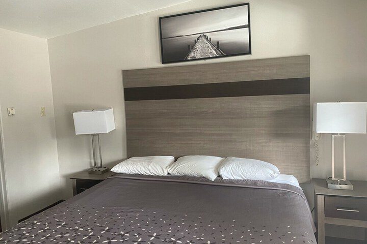 Room 57 of 76