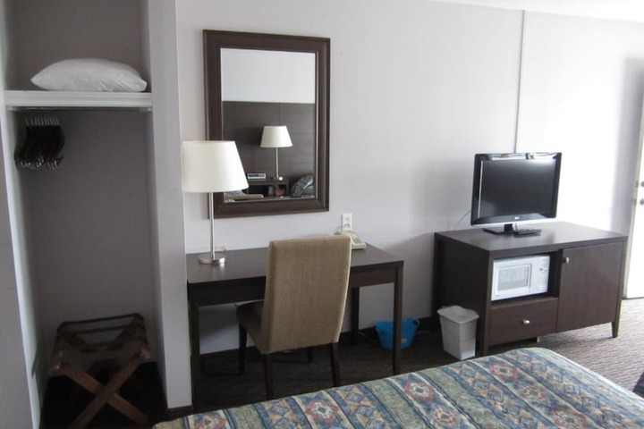Room 15 of 31