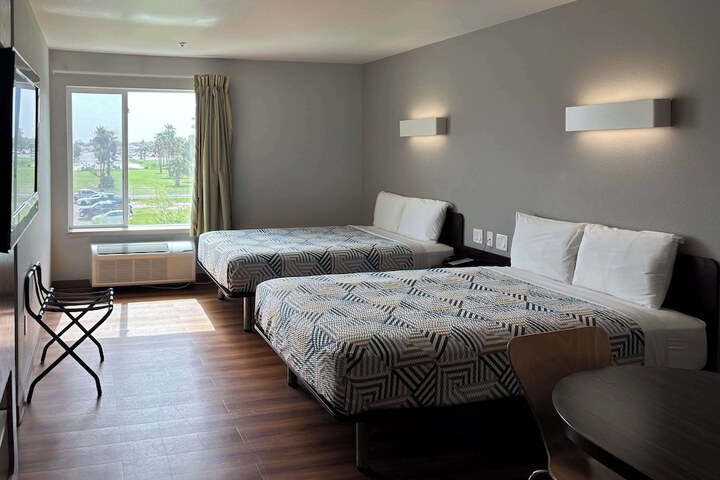 Room 10 of 15
