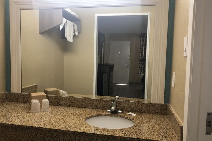 Room 15 of 17