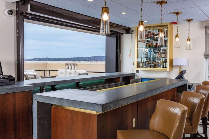 Lounge 59 of 70